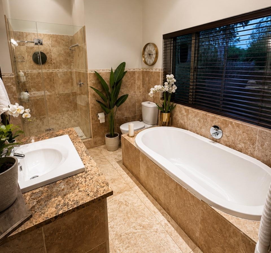 4 Bedroom Property for Sale in Wilderness Heights Western Cape
